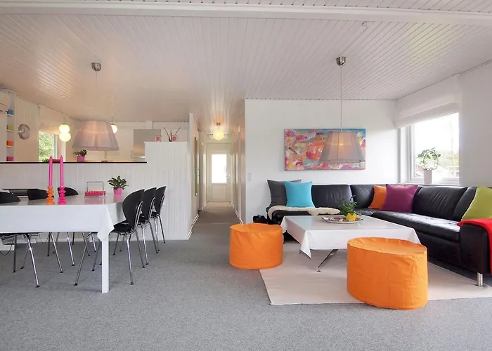 Kadir - 500m From The Sea By Interhome Nyaraló